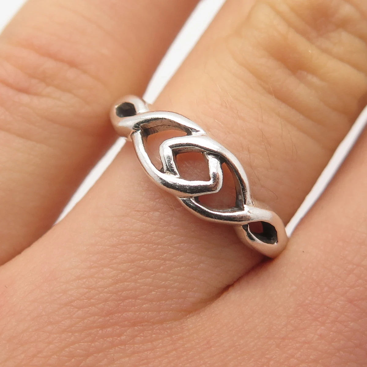 925 Sterling Silver Vintage Celtic Ring Size 7.75