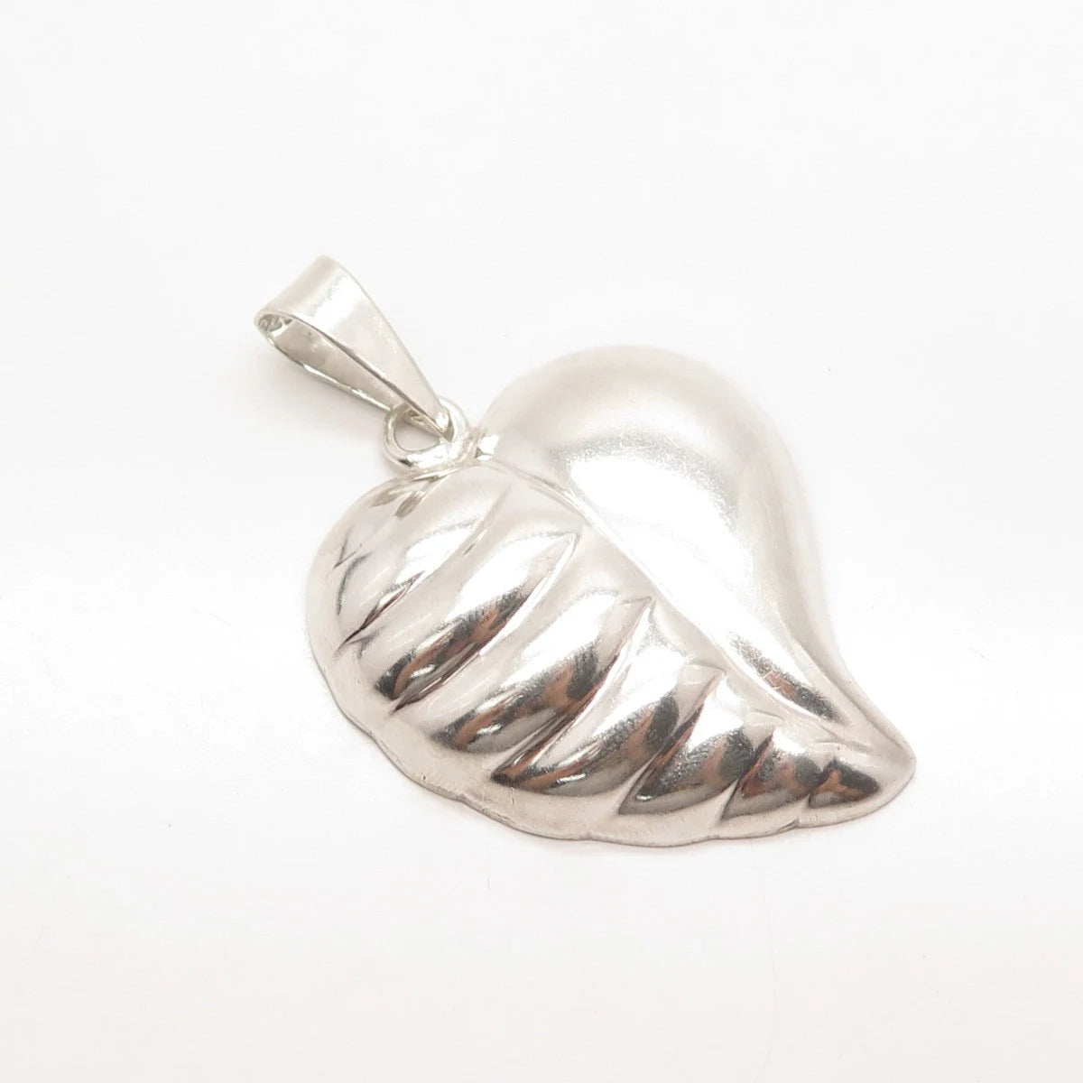 925 Sterling Silver Vintage Mexico Ribbed Heart Pendant