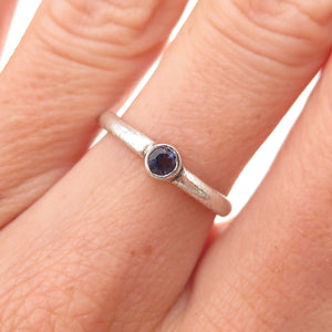 925 Sterling Silver Vintage Real Round-Cut Iolite Oxidized Ring Size 6
