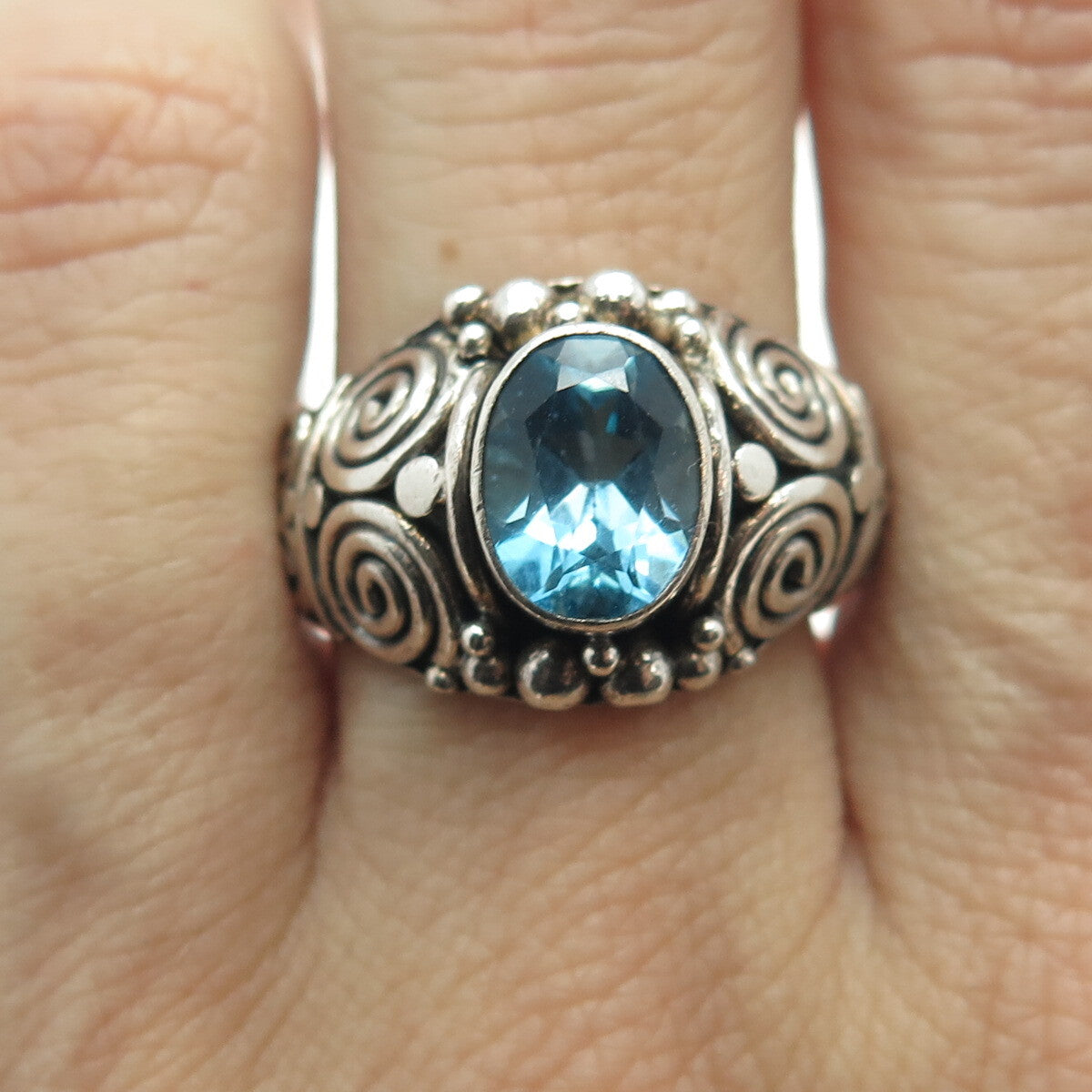 SUARTI BALI Sterling Silver Vintage Blue Topaz Spiral Oxidized Ring Size 9.25