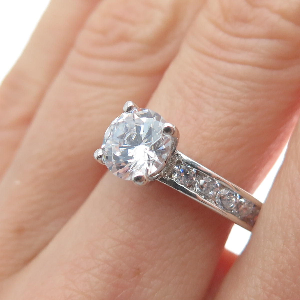 925 Sterling Silver Round-Cut C Z Engagement Ring Size 6.5