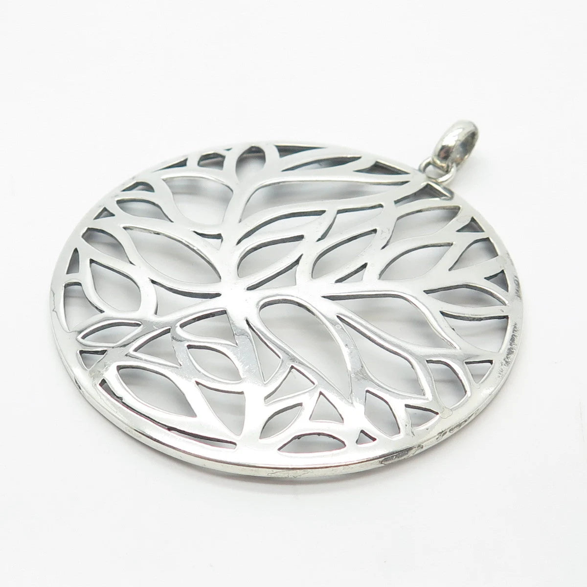925 Sterling Silver Vintage Leaves Round Pendant