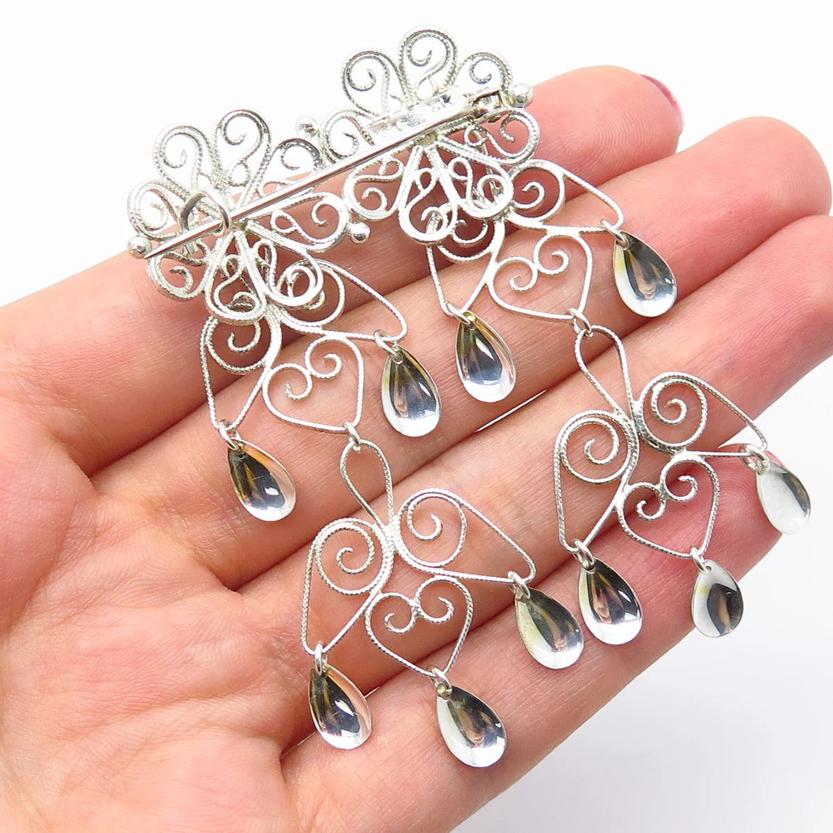 830S Silver Vintage Ornate Dangling Pin Brooch