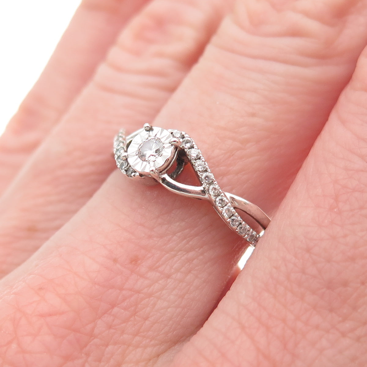 925 Sterling Silver Round-Cut C Z Engagement Ring Size 6.75