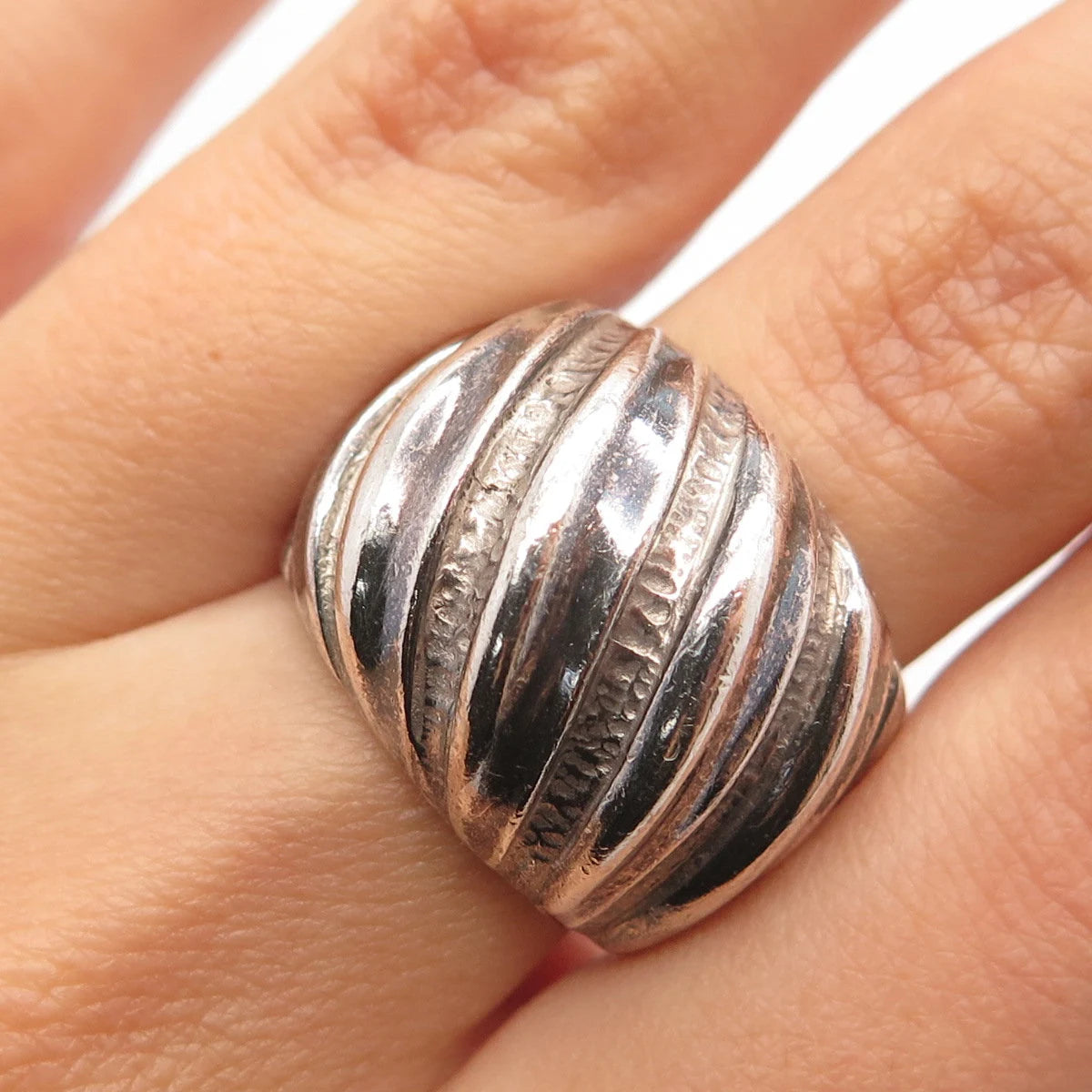 925 Sterling Silver Vintage Ribbed Domed Ring Size 7.75