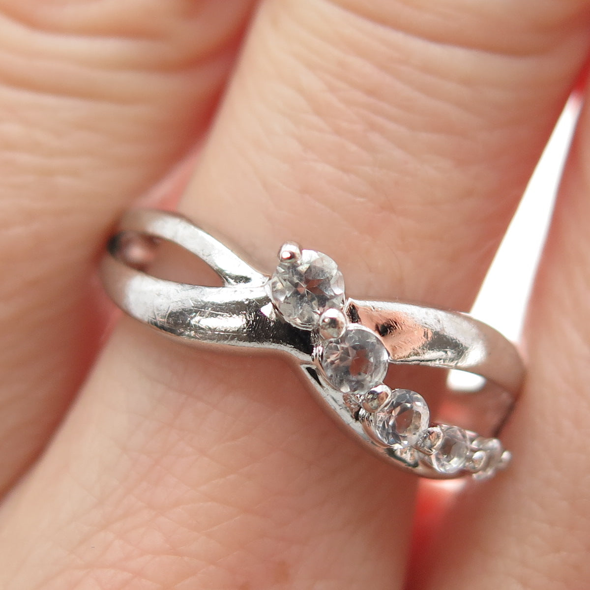 925 Sterling Silver Vintage Real Graduated White Topaz Infinity Ring Size 7.5