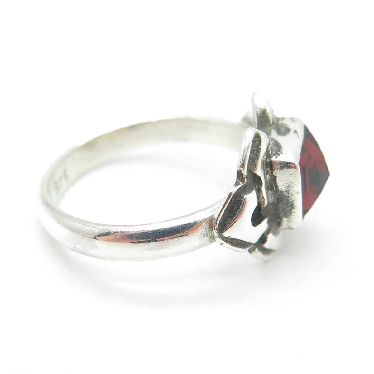 925 Sterling Silver Vintage Real Pyramid-Cut Red Garnet Modernist Ring Size 6.75