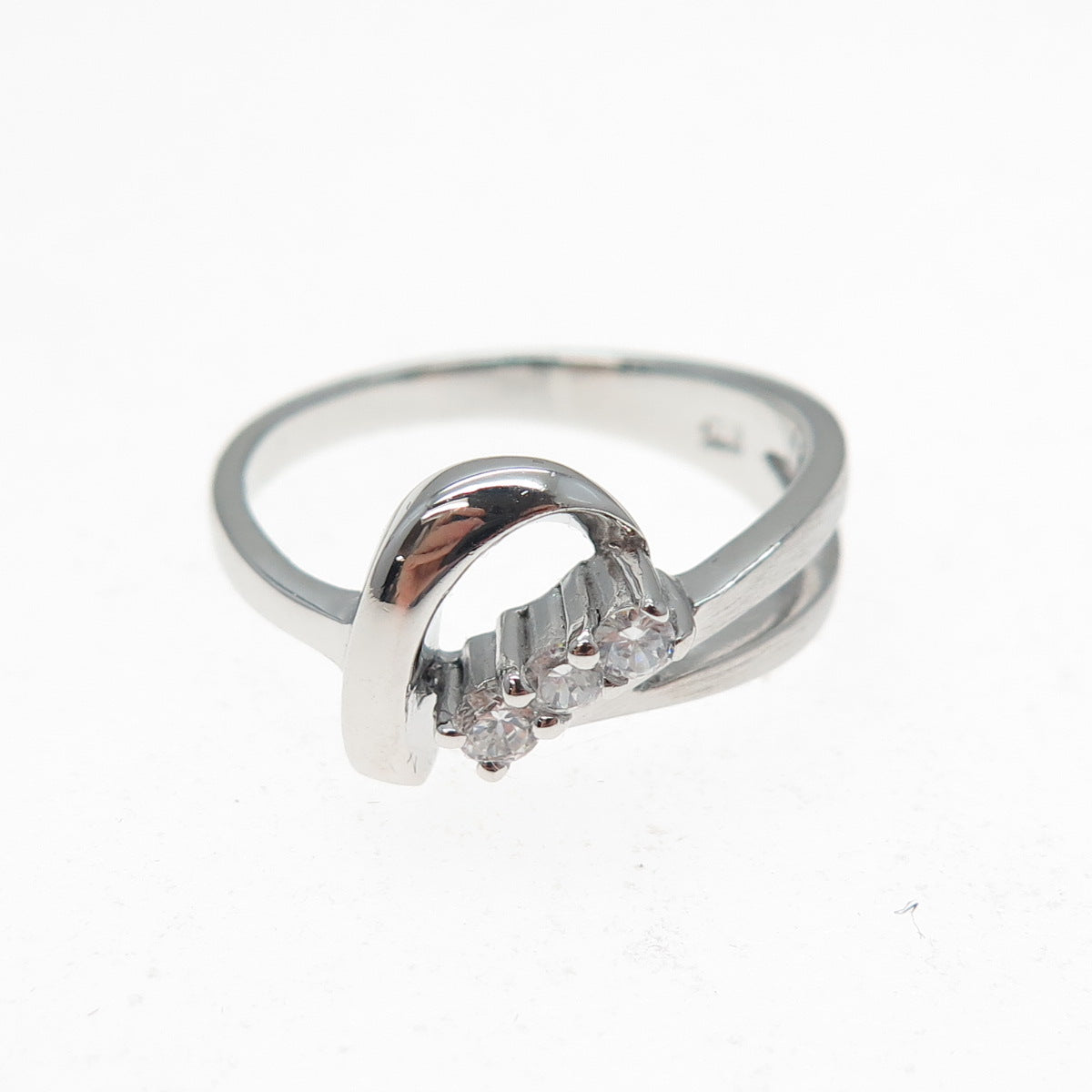 925 Sterling Silver Round-Cut C Z Modernist Wavy Ring Size 7.25