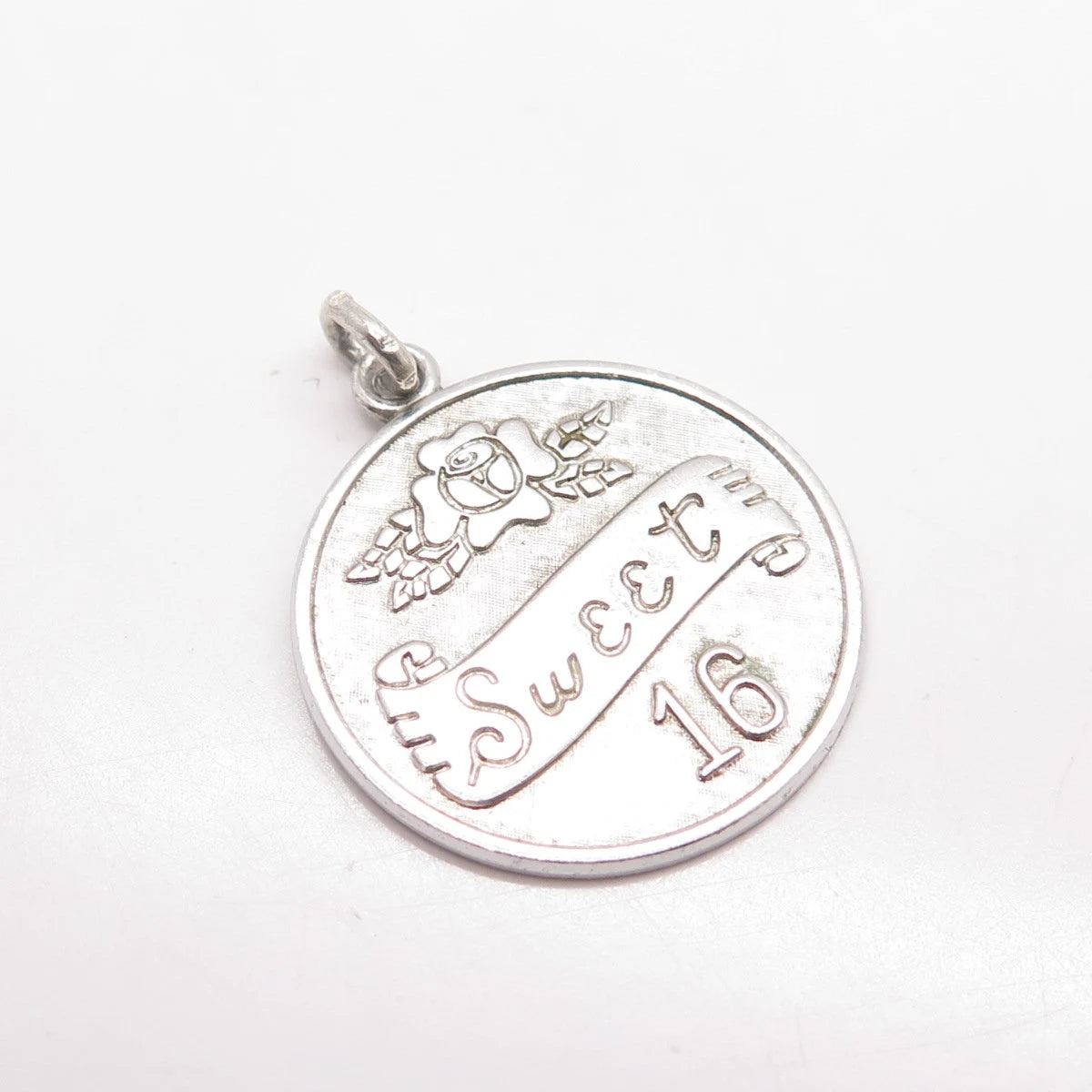 925 Sterling Silver Vintage Wells "Sweet 16" Round Pendant