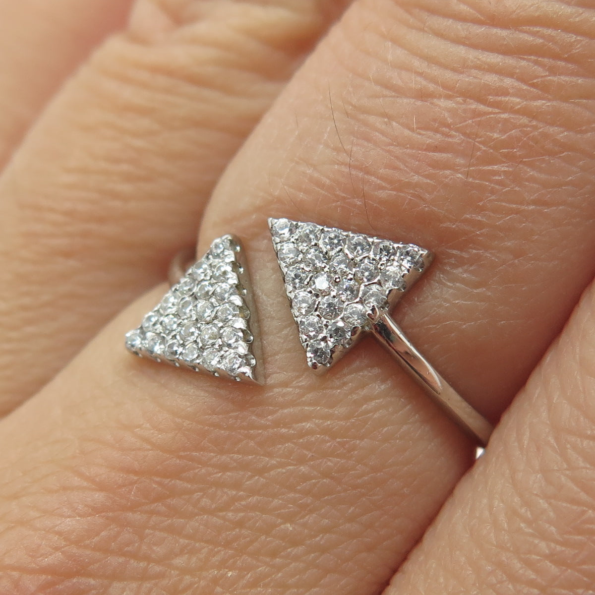 925 Sterling Silver Round-Cut C Z Arrow Adjustable Ring Size 7.5