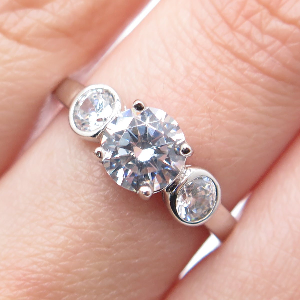 925 Sterling Silver Round-Cut C Z Engagement Ring Size 8