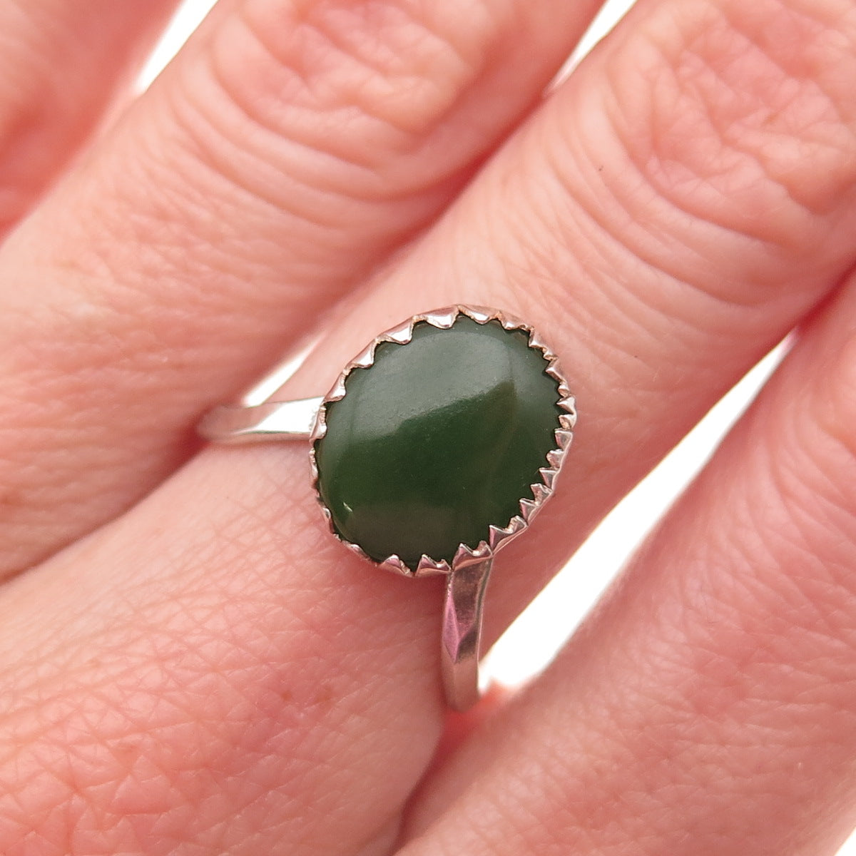 Old Pawn 925 Sterling Silver Vintage Southwestern Jade Wavy Tribal Ring Size 6.5