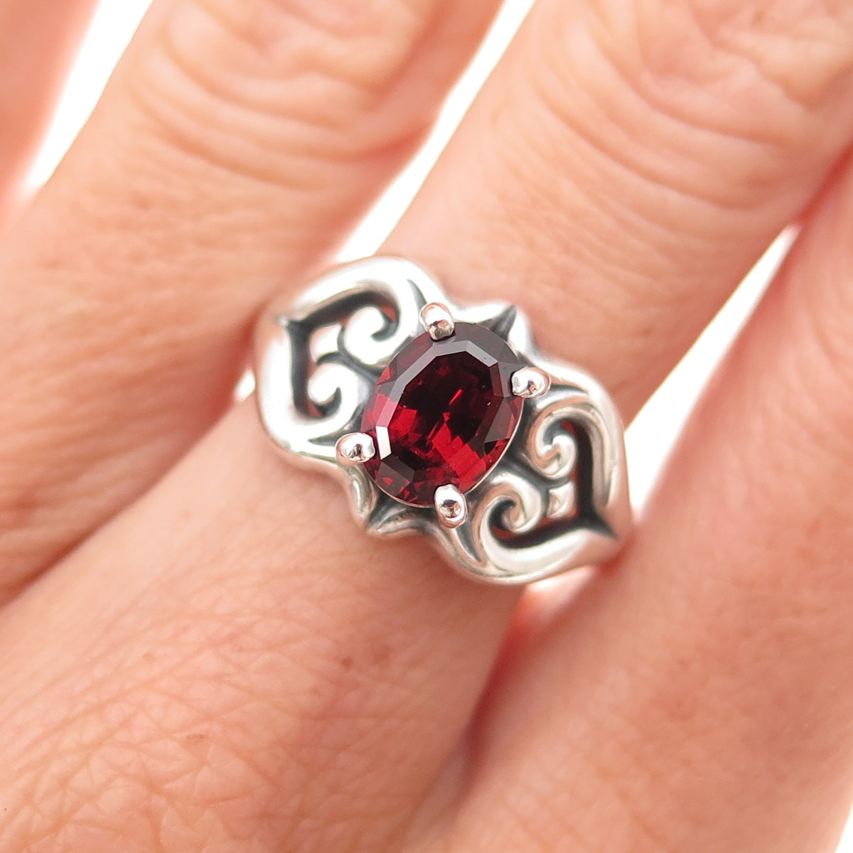 James Avery 925 Sterling Silver Vintage Real Red Garnet Heart Ring Size 7.5