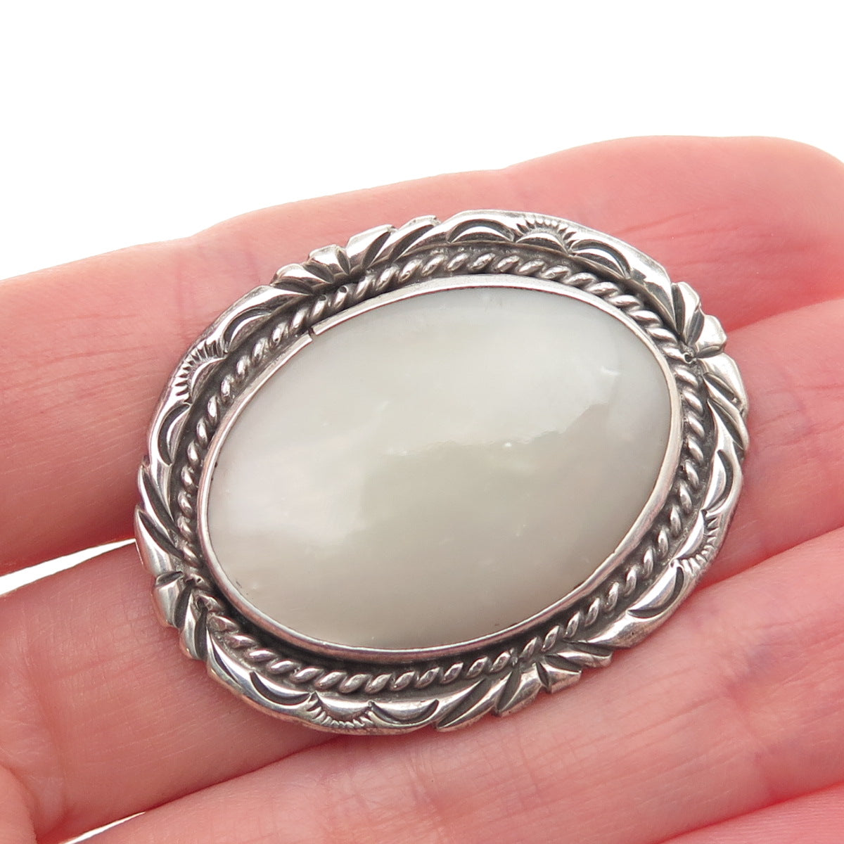 U-VANDEVER Old Pawn Sterling Silver Vintage Southwestern MOP Tribal Pin Brooch