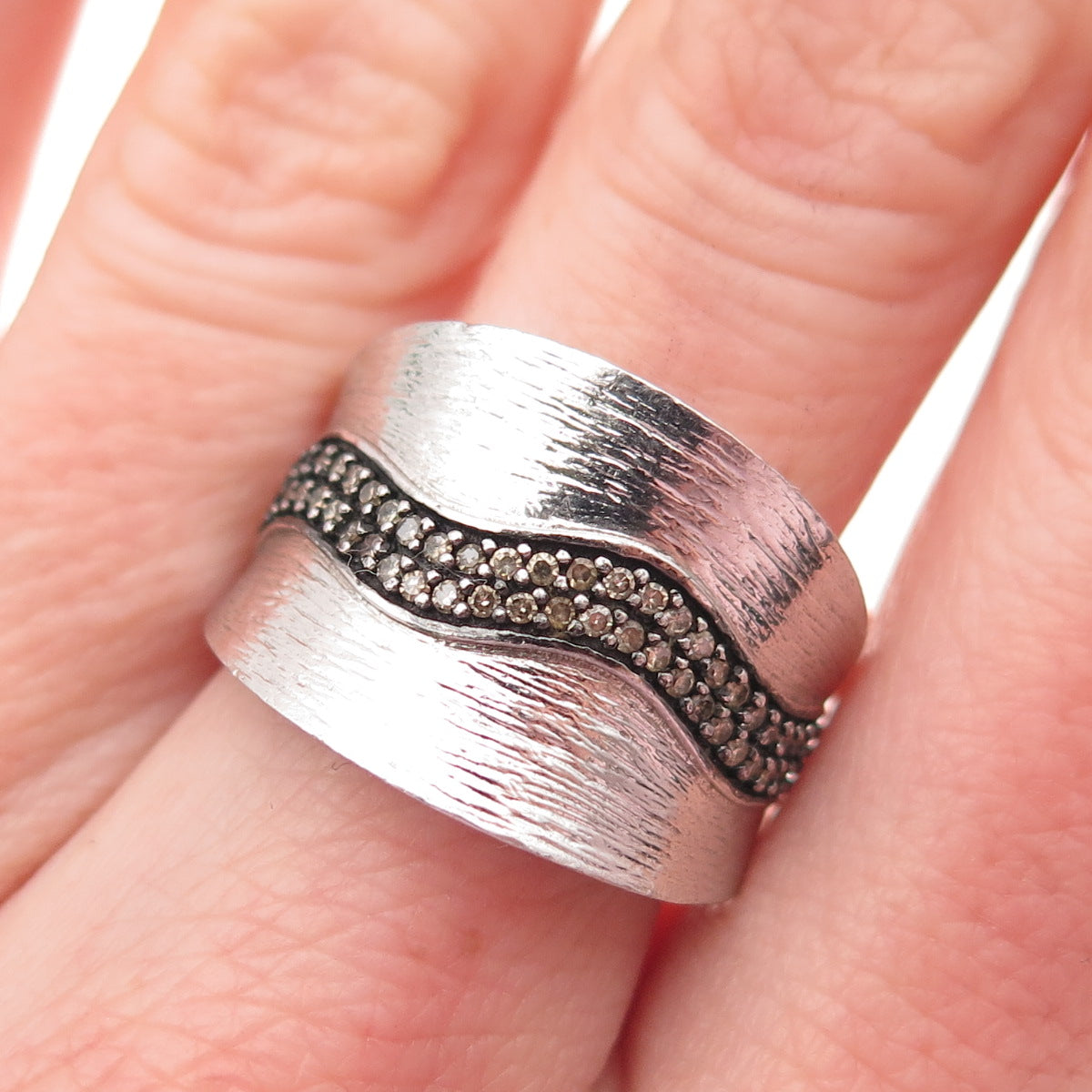 HENG NGAI 925 Sterling Silver Real Champagne Diamond Modernist Wavy Ring Size 7