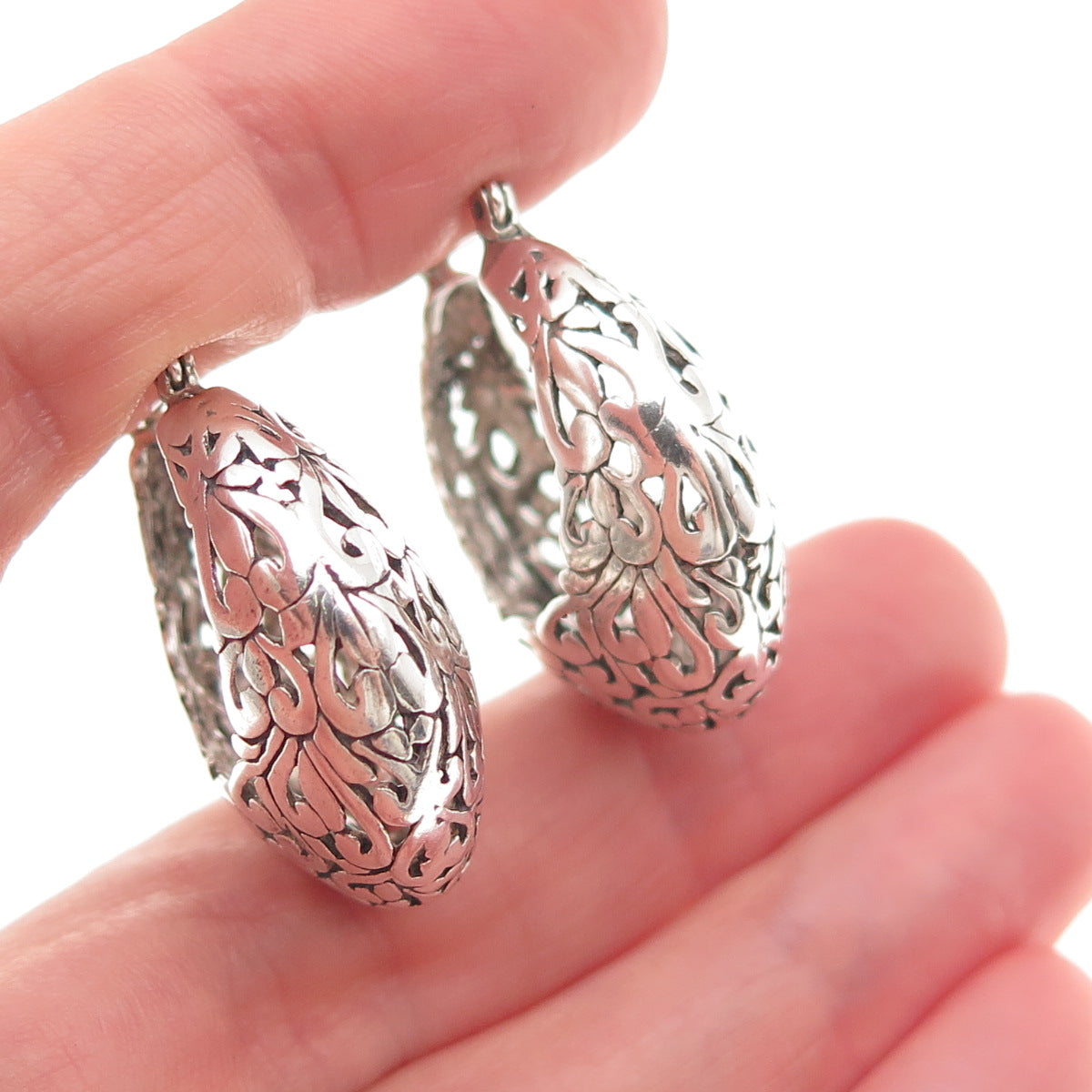 Jezlaine 925 Sterling Silver Vintage Ornate Floral Oxidized Hoop Earrings