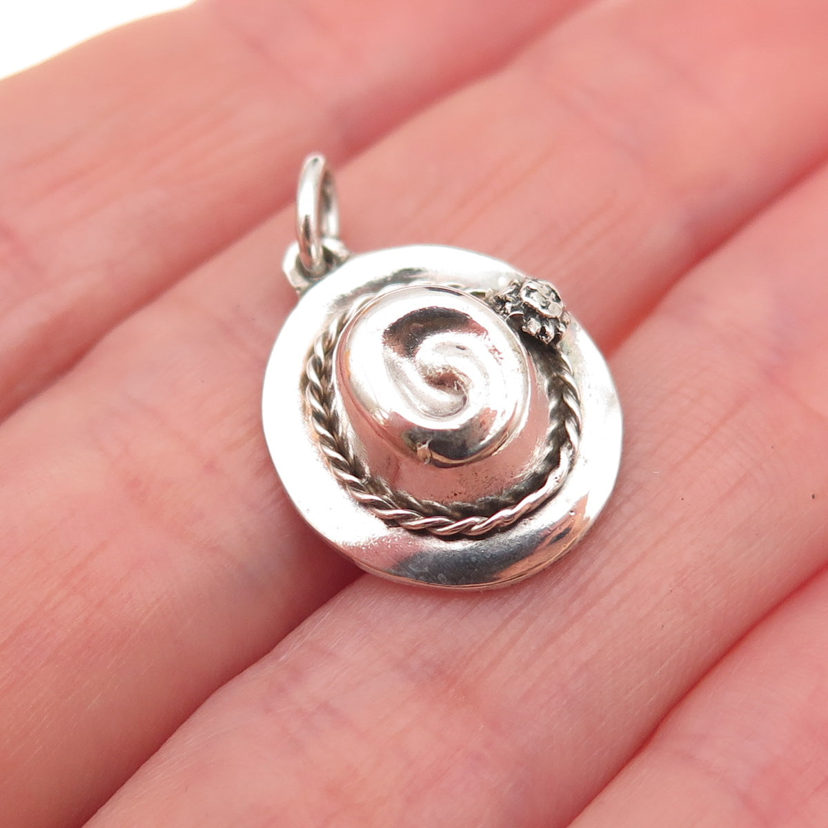 925 Sterling Silver Vintage Ladies Hat Oxidized 3D Charm Pendant