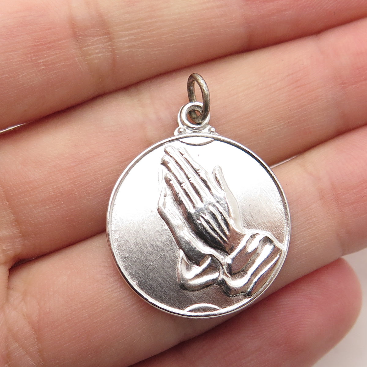 925 Sterling Silver Vintage Hands In Prayer Religious Round Charm Pendant