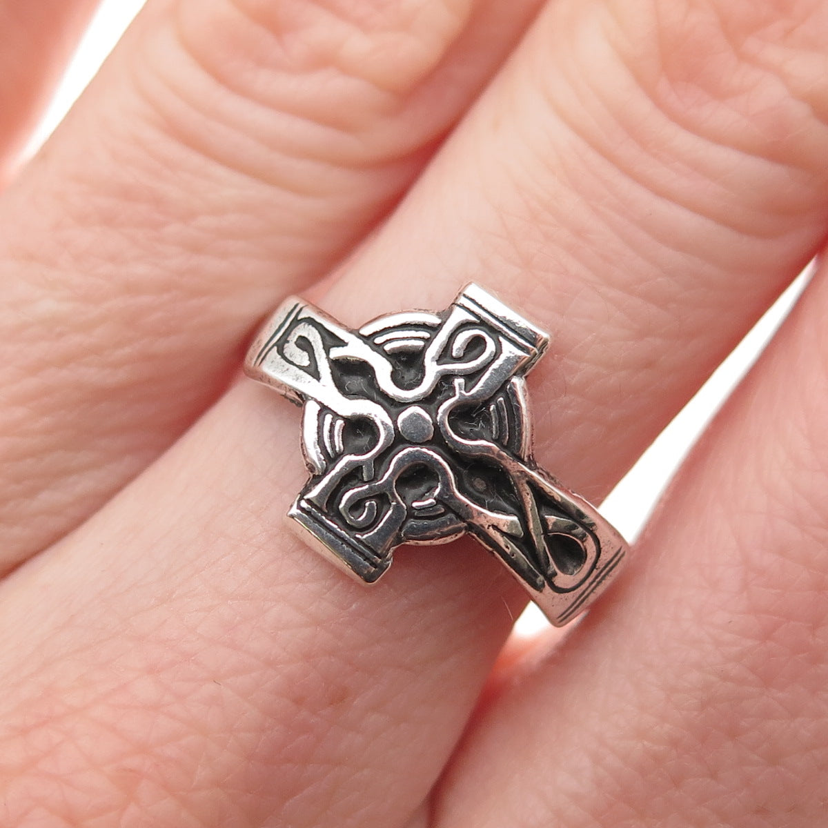 925 Sterling Silver Vintage Celtic Cross Oxidized Ring Size 8