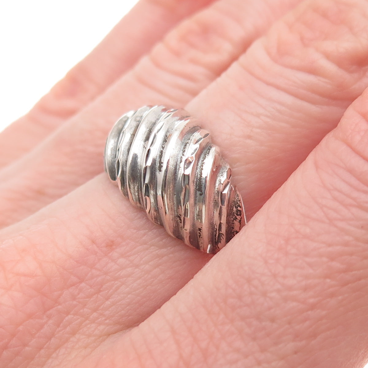 925 Sterling Silver Vintage Modernist Ribbed Dome Ring Size 6.75