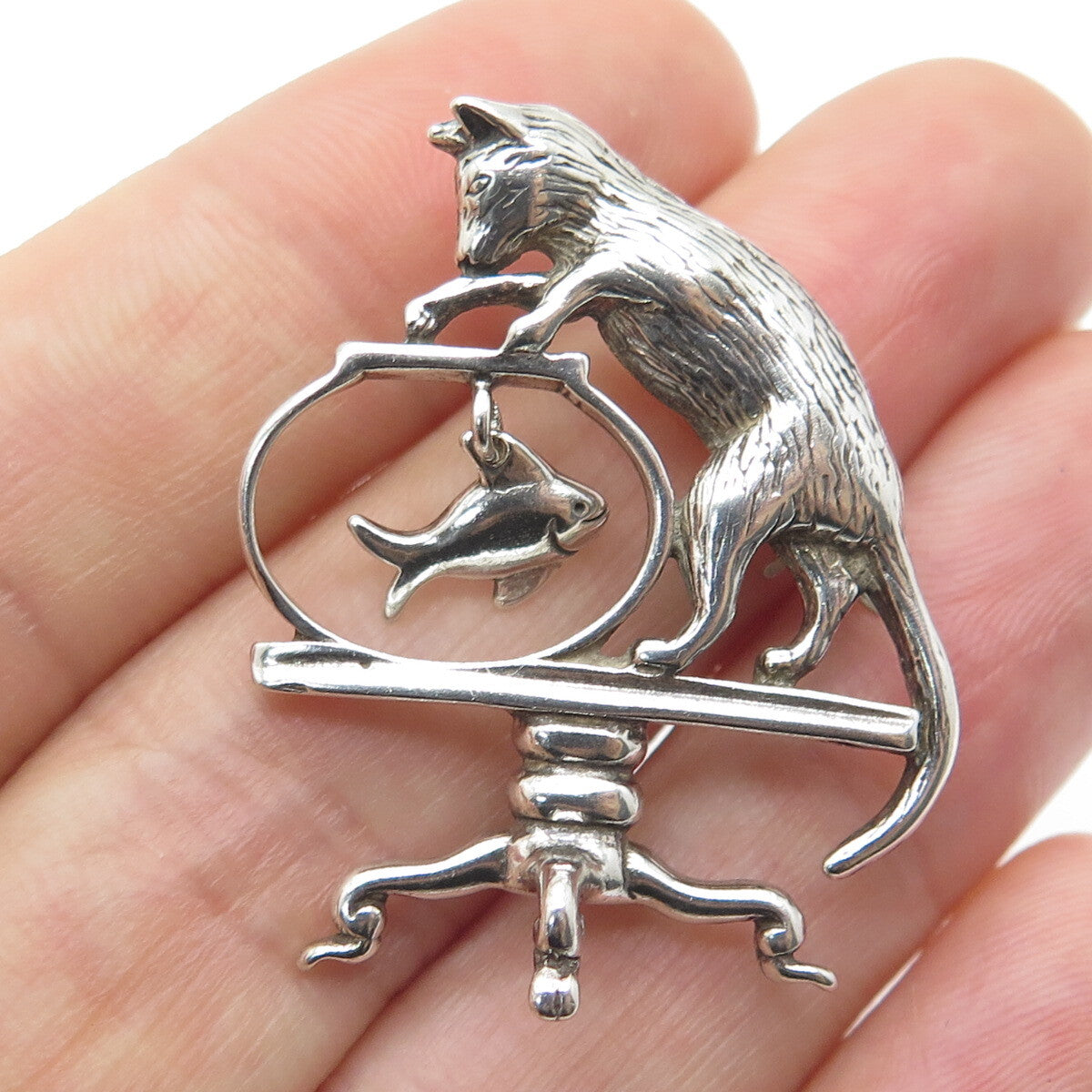 JEZLAINE 925 Sterling Silver Vintage Playing Cat w/ Fish Oxidized Pin Brooch