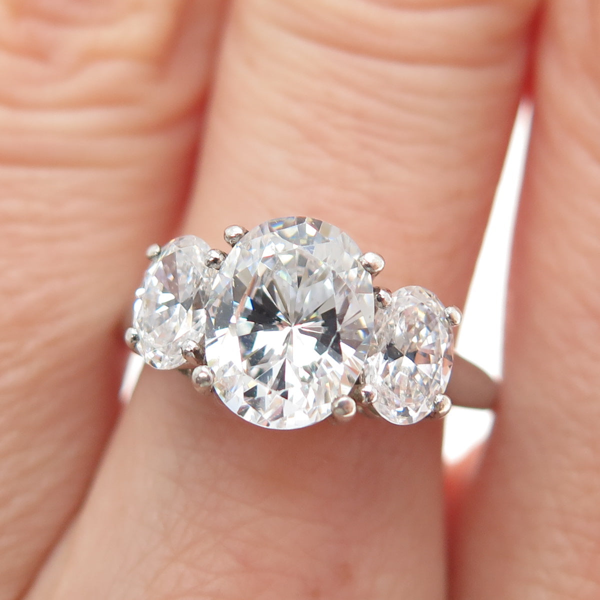 925 Sterling Silver Oval-Cut C Z Engagement Ring Size 7.25