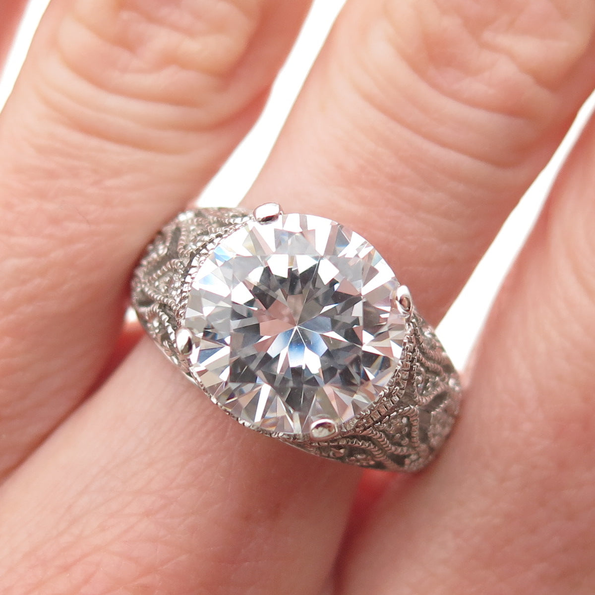 925 Sterling Silver Round-Cut C Z Promise Ring Size 10.25