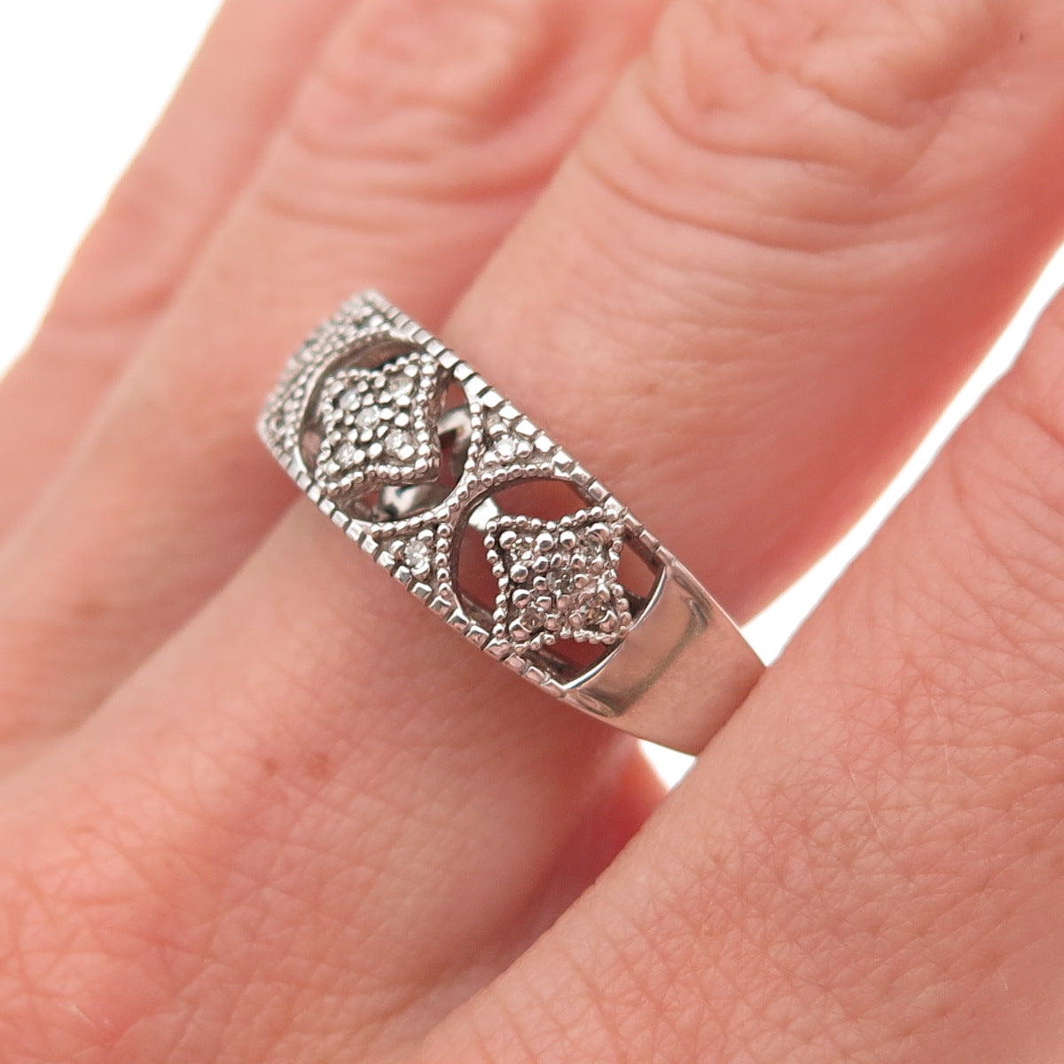 Heng Ngai 925 Sterling Silver Real Diamond 1/10 TW Floral Ring Size 9