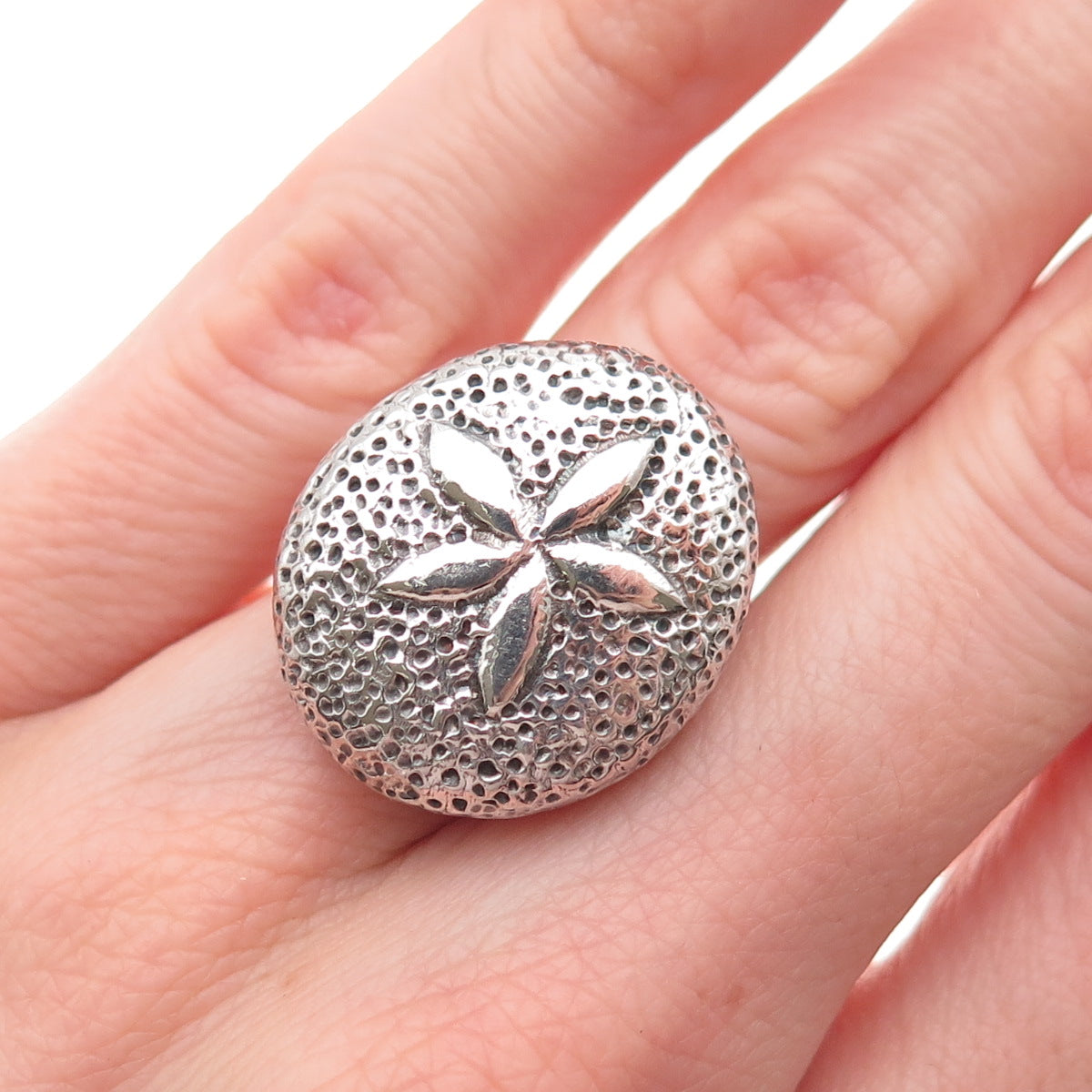 925 Sterling Silver Vintage Italy Sand Dollar Oxidized Ring Size 6.25
