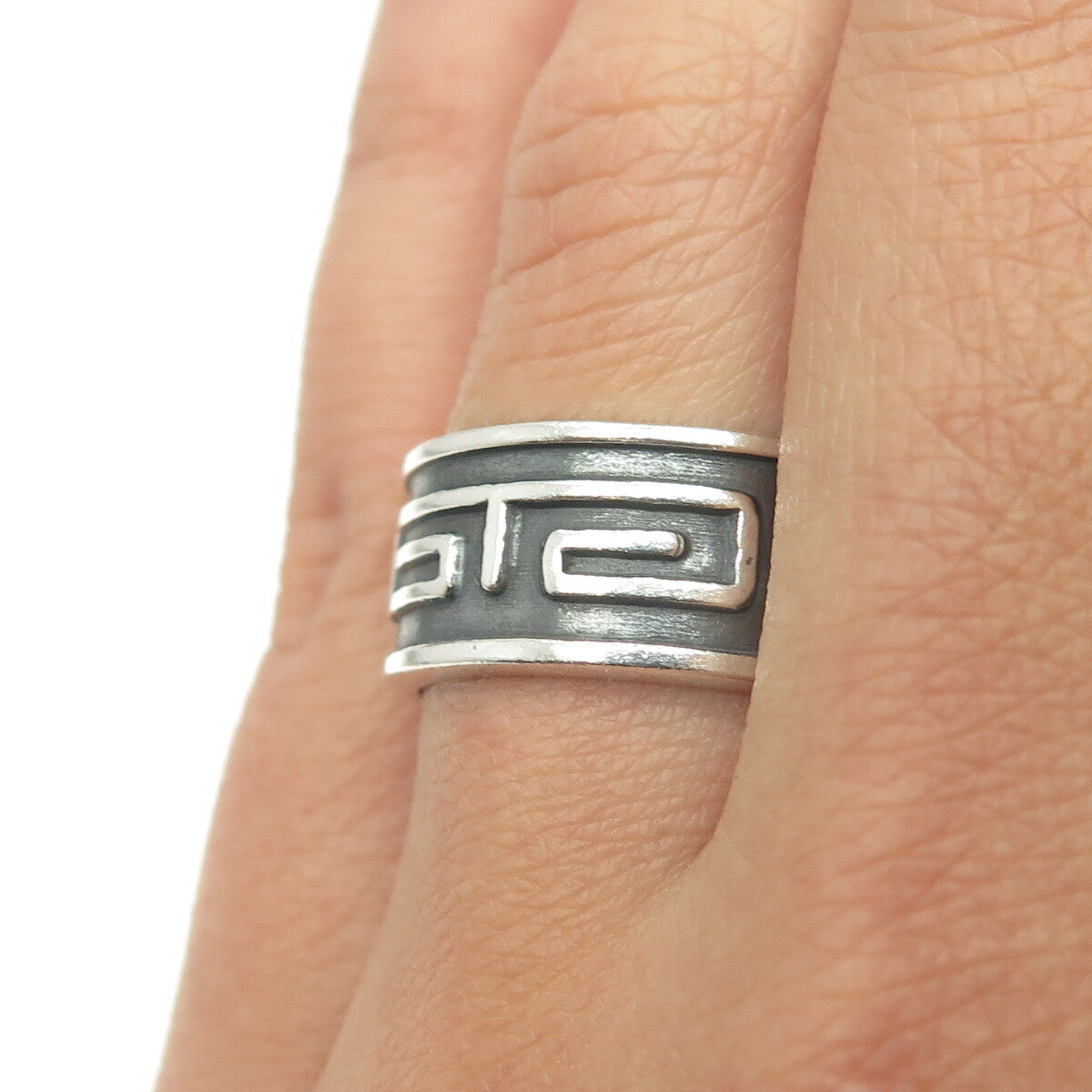 925 Sterling Silver Vintage Mexico Ethnic Band Ring Size 7.75