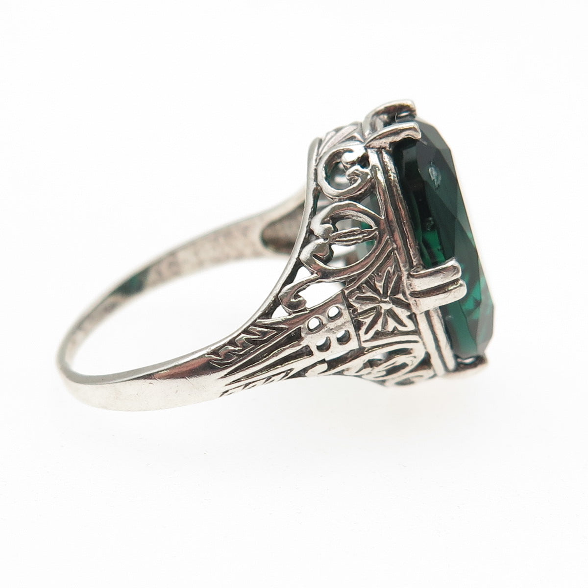 925 Sterling Silver Vintage Oval-Cut Green C Z Oxidized Ring Size 8.75
