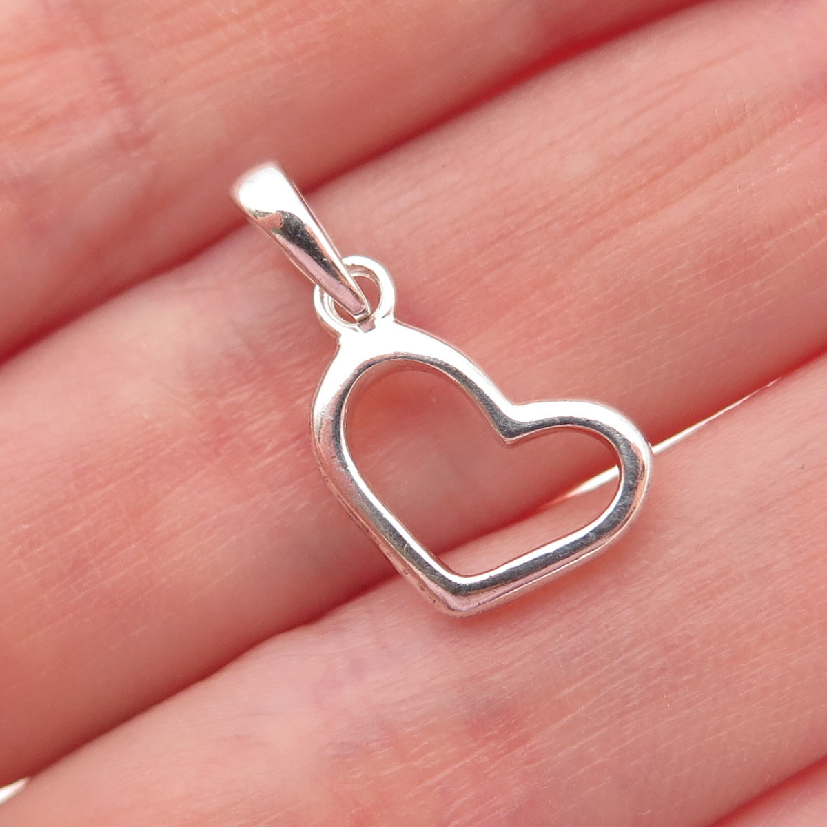 925 Sterling Silver Vintage Open Heart Mini Charm Pendant