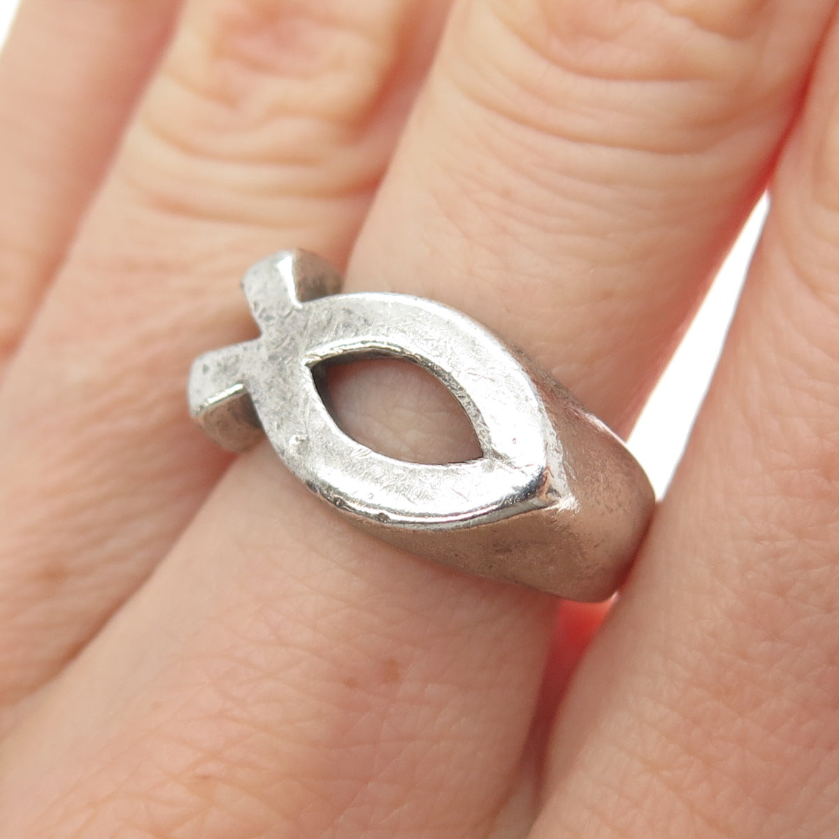 925 Sterling Silver Vintage Ichthys Religious Oxidized Ring Size 7.5
