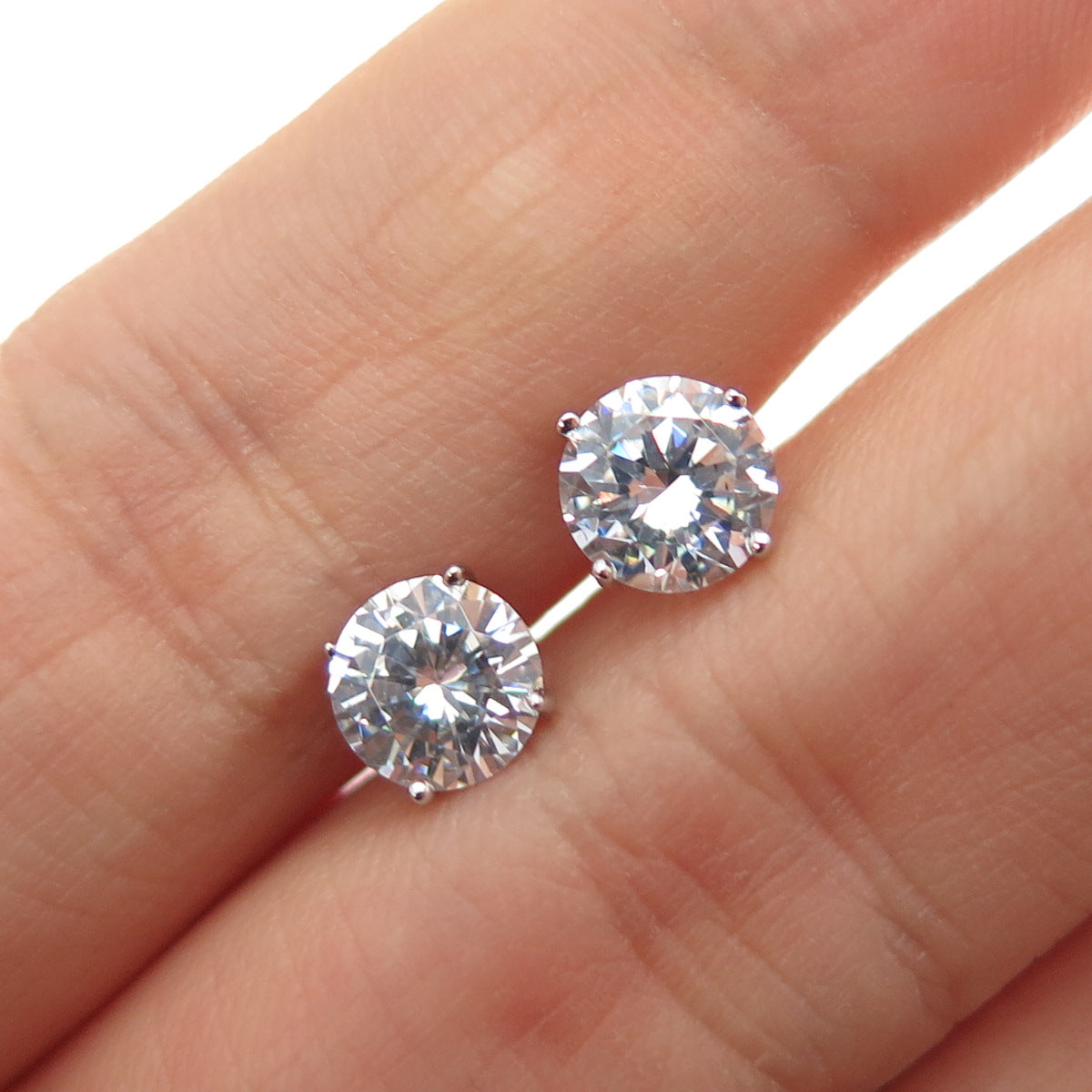 925 Sterling Silver Round-Cut C Z Stud Earrings
