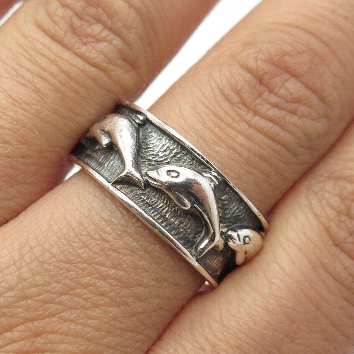 925 Sterling Silver Vintage Friendly Dolphin Band Ring Size 10