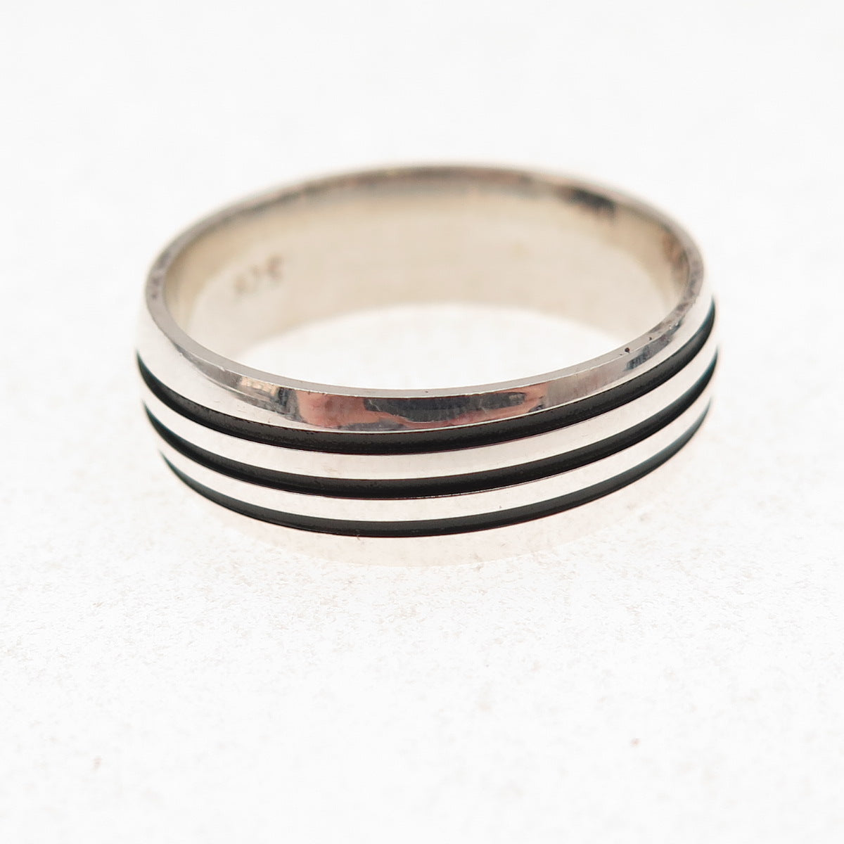925 Sterling Silver Vintage Lined Oxidized Band Ring Size 10.25