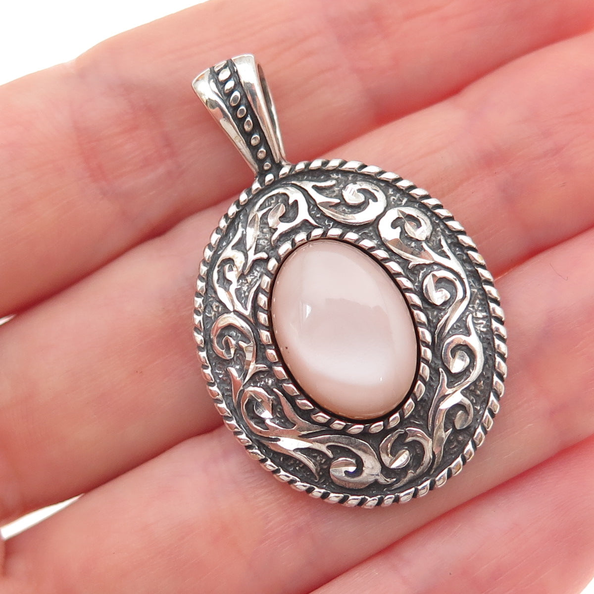 Carolyn Pollack 925 Sterling Silver Vintage Real MOP Floral Oxidized Pendant