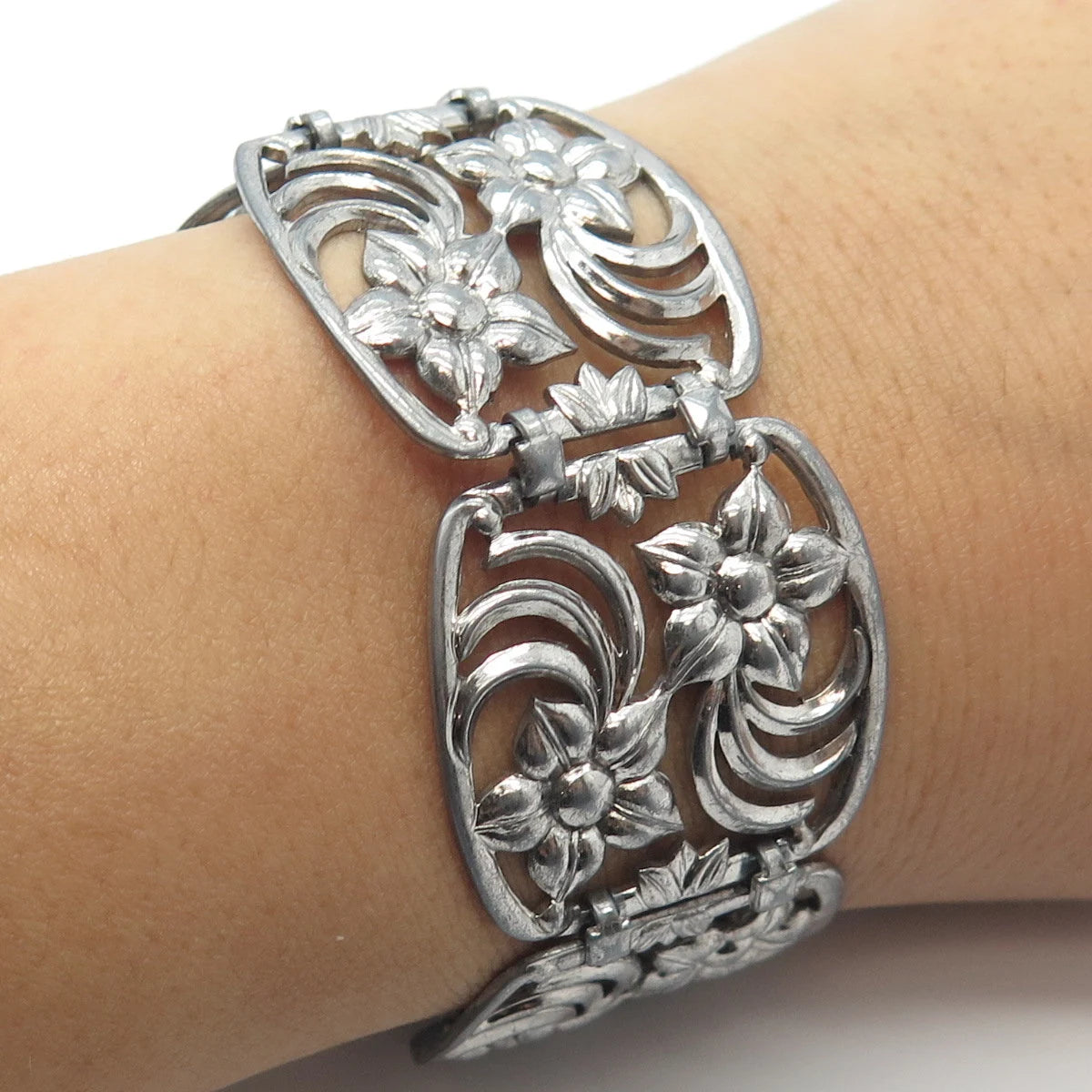 925 Sterling Silver Vintage W. E. Richards Floral Panel Link Bracelet 7.75"