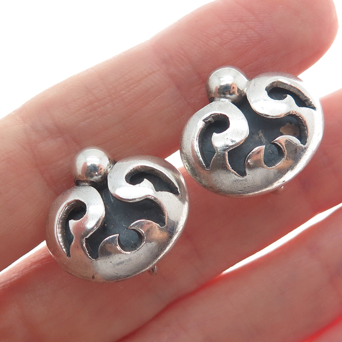 VICTORIA BRILLANTI Sterling Silver Vintage Mexico Heart Screw Back Earrings #53