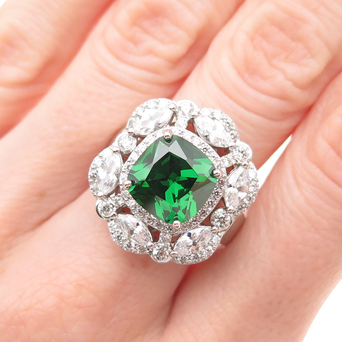 925 Sterling Silver Green & White C Z Bohemian Ring Size 8.25