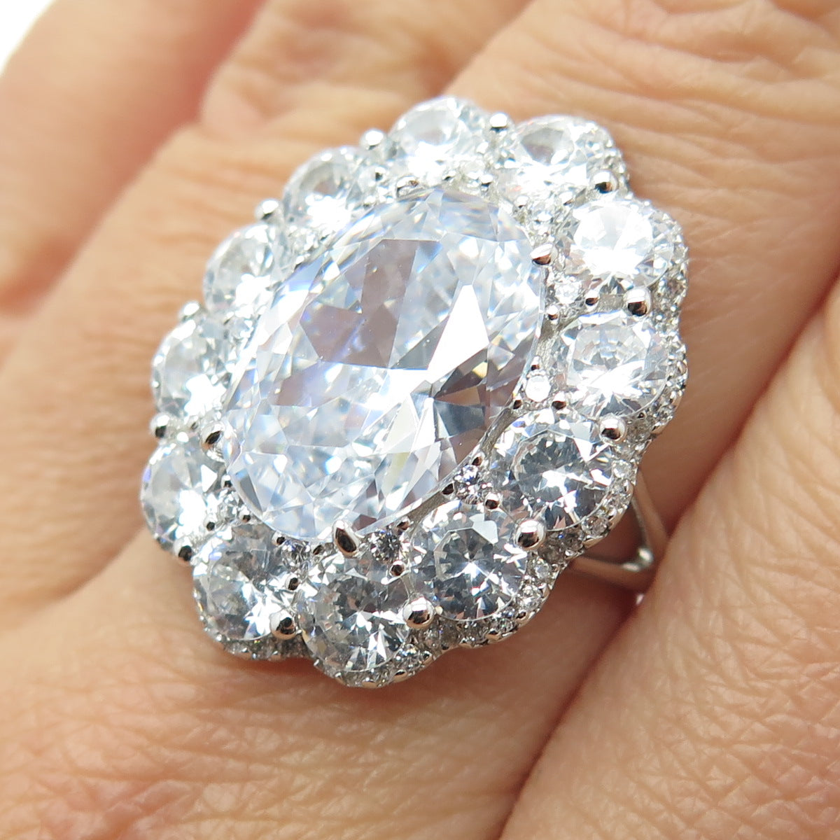 925 Sterling Silver Oval & Round-Cut C Z Ring Size 8