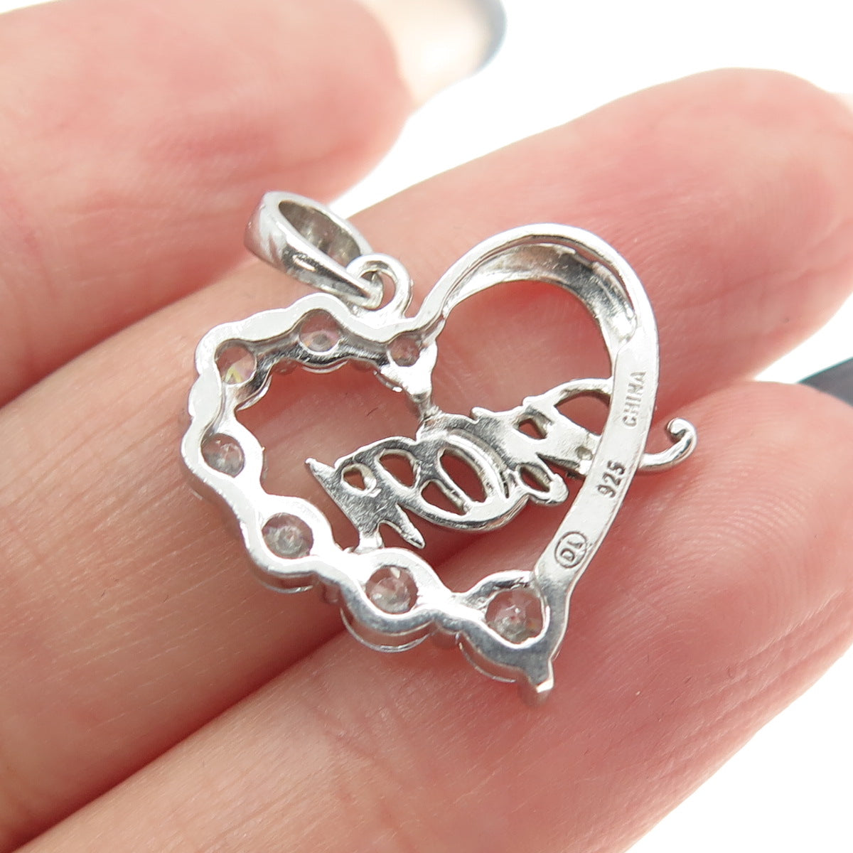 925 Sterling Silver Graduated Round-Cut C Z "MOM" Heart Pendant