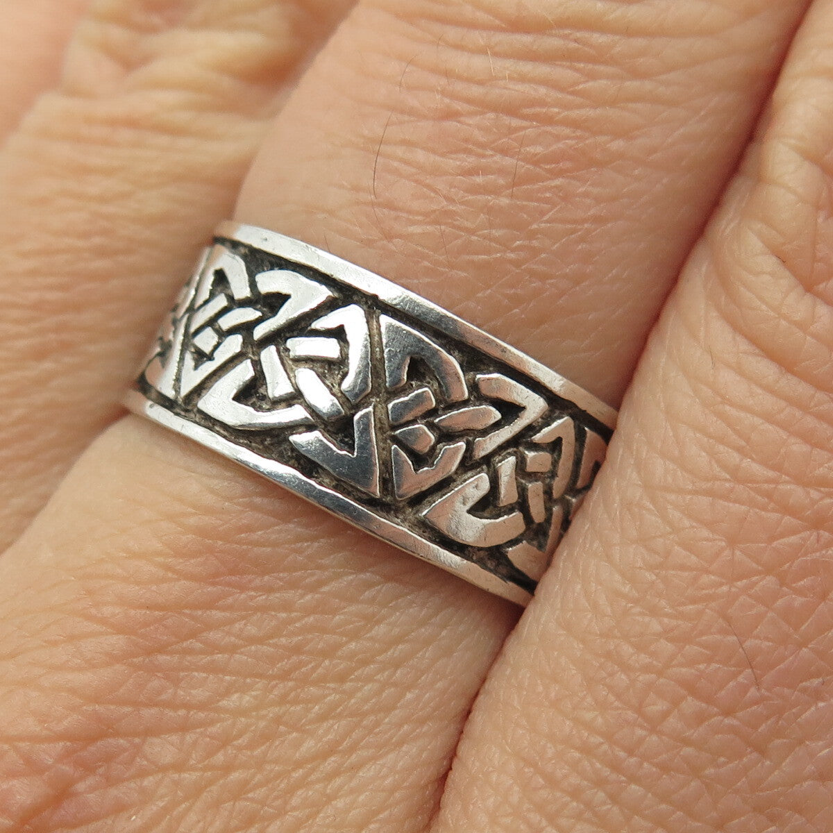 925 Sterling Silver Vintage Celtic Knot Oxidized Band Ring Size 8.75
