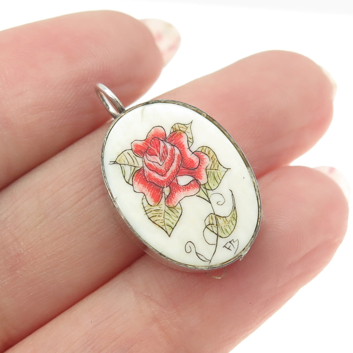 925 Sterling Silver Vintage Rose Floral Oval Pendant