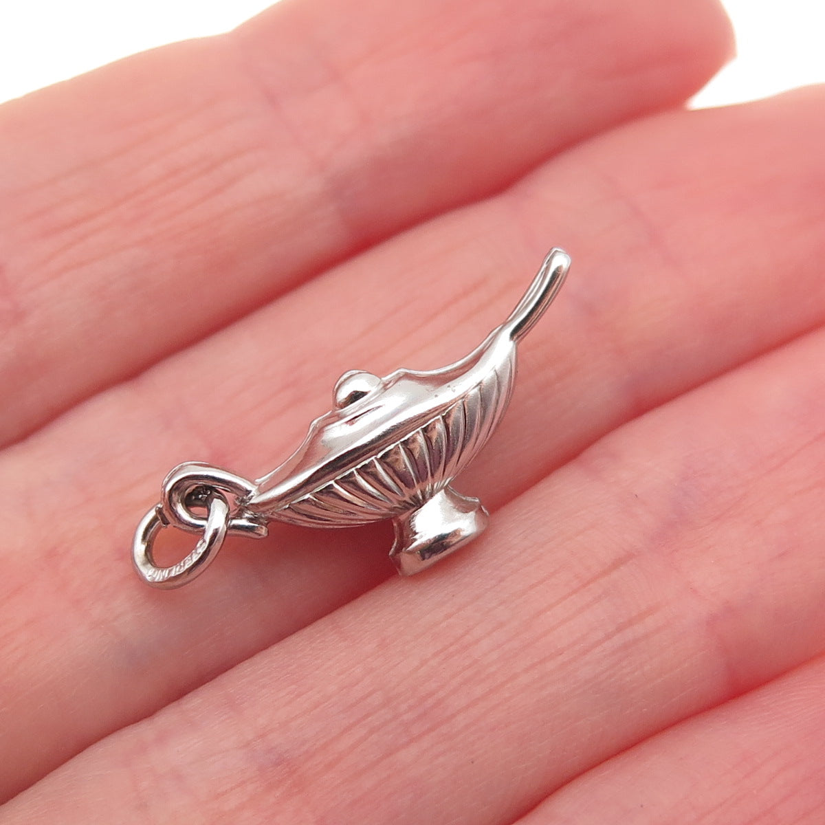 AE Art's Elegance 925 Sterling Silver Vintage Aladdin Lamp 3D Mini Charm Pendant