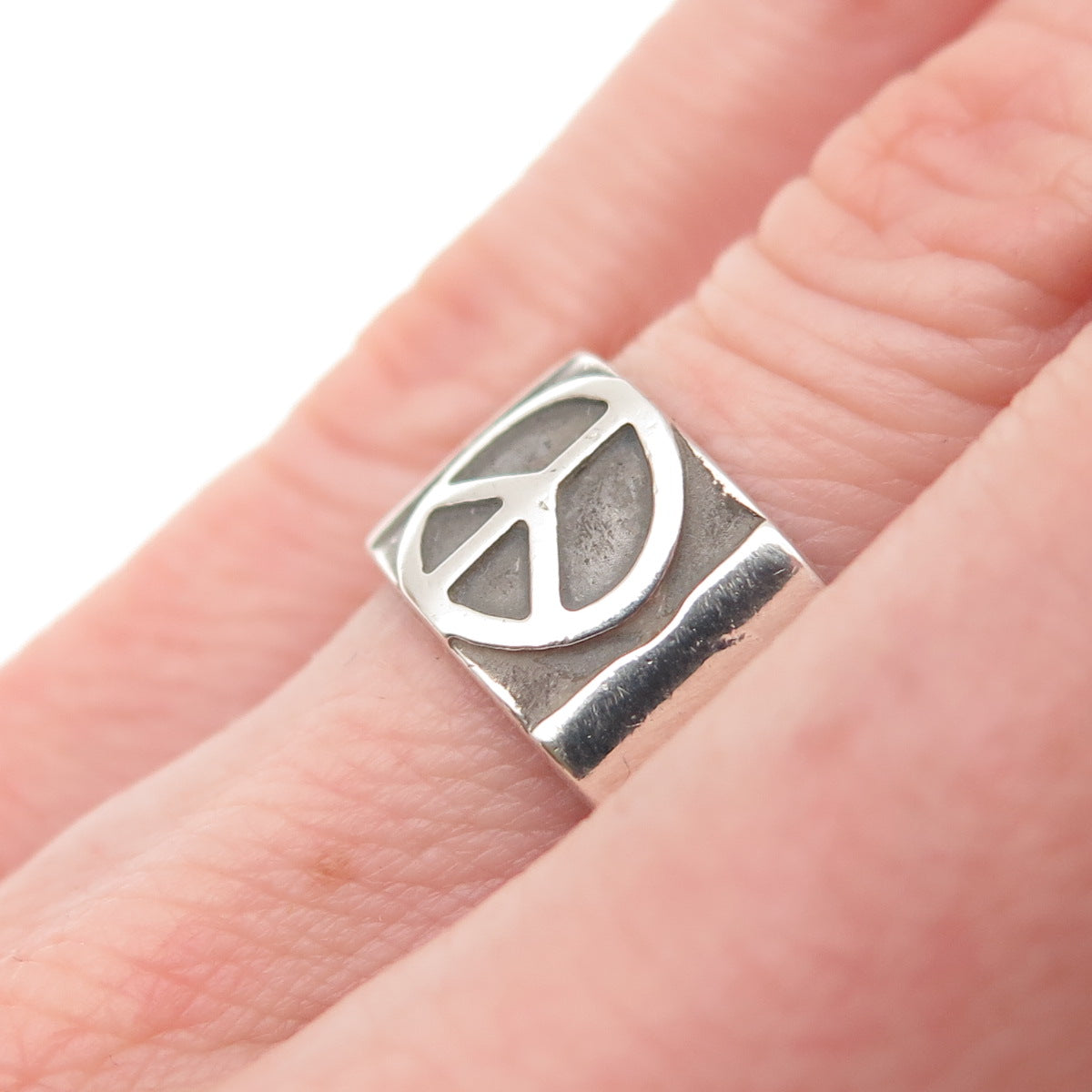 925 Sterling Silver Vintage Peace Symbol Oxidized Band Ring Size 6