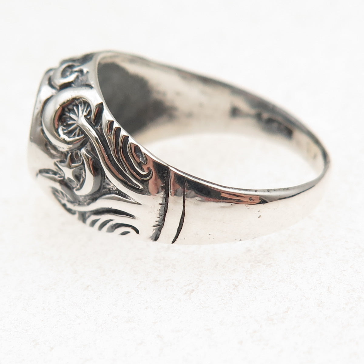 925 Sterling Silver Vintage Crescent Moon & Star Oxidized Dome Ring Size 11