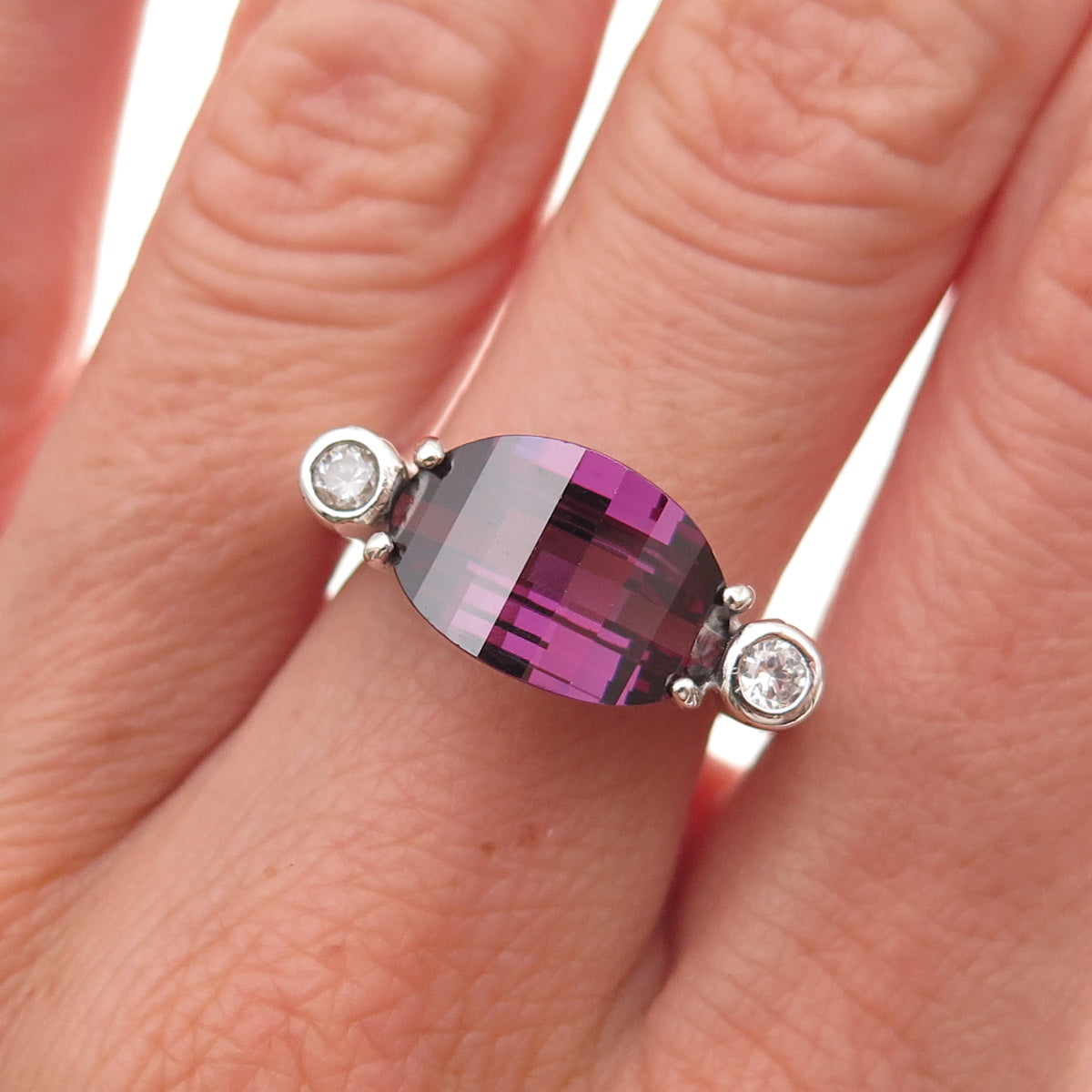 925 Sterling Silver Vintage Purple & White C Z Modernist Ring Size 7.5