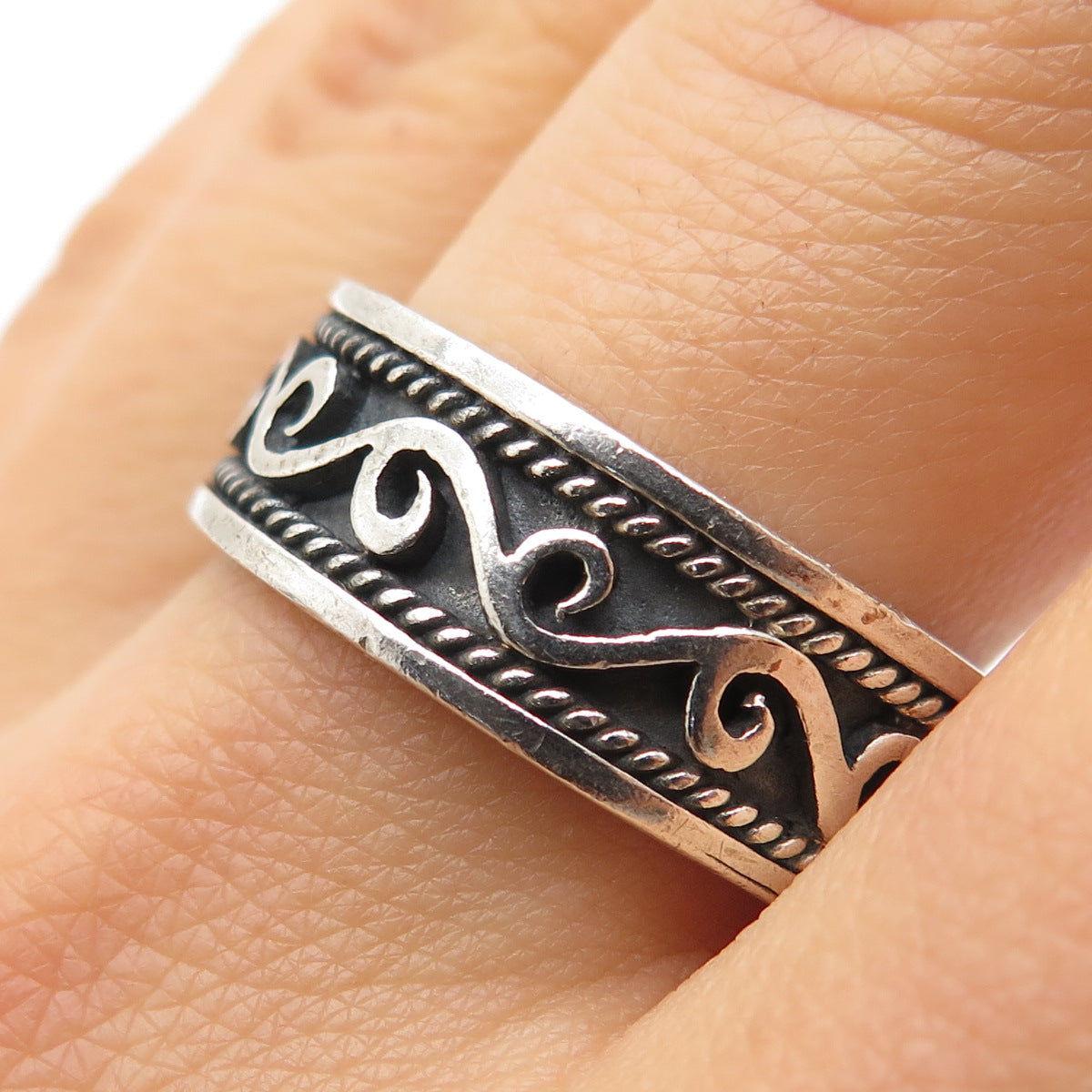 925 Sterling Silver Vintage Swirl Oxidized Band Ring Size 11