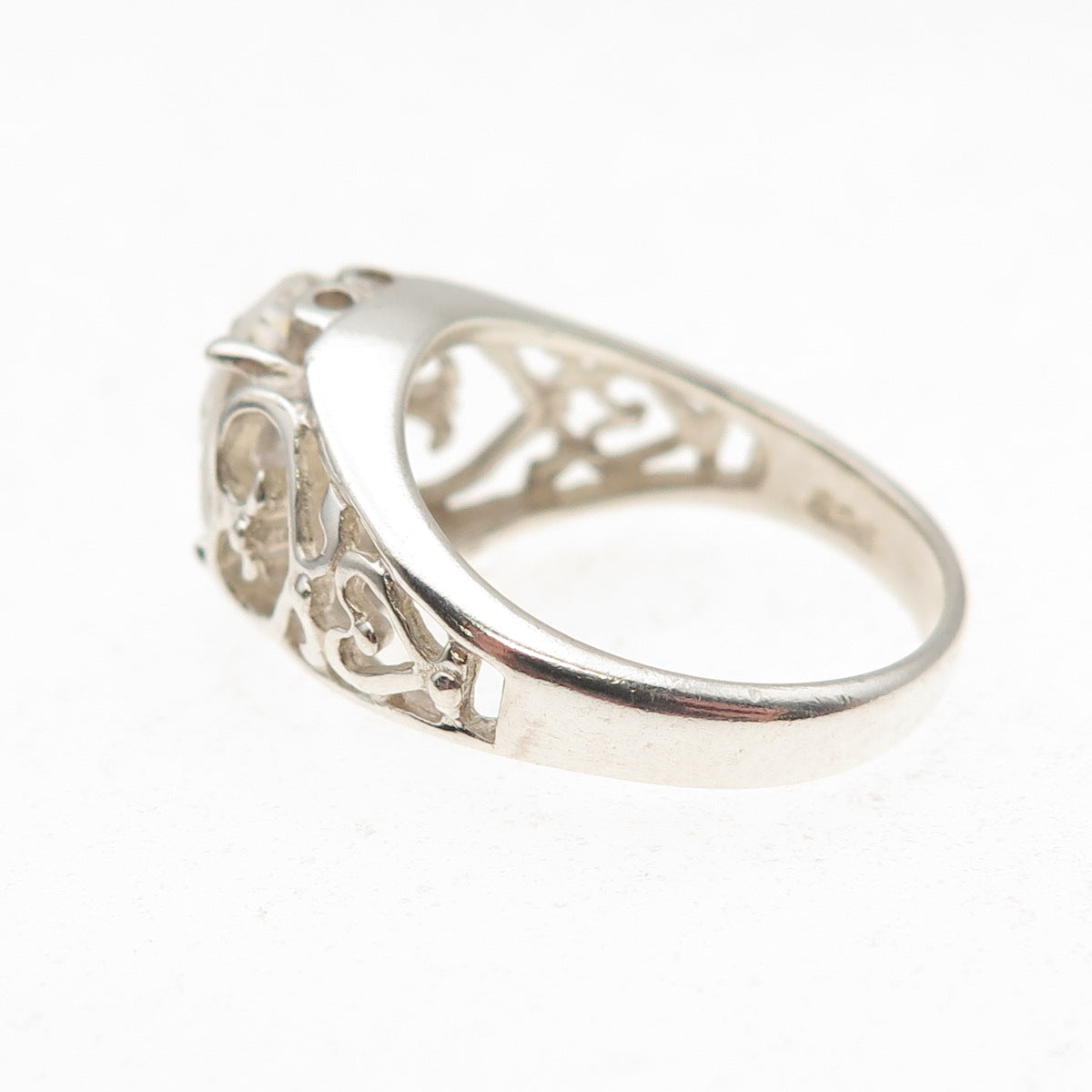 Chateau D’Argent 925 Sterling Silver Vintage Oval-Cut C Z Heart Ring Size 6